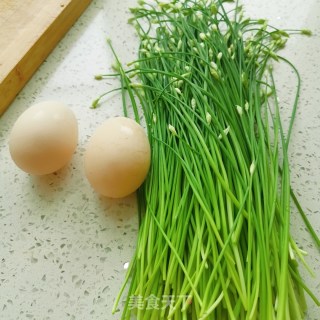 韭菜花炒鸡蛋的做法步骤：1