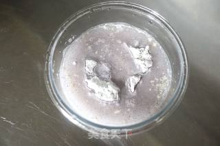 香肠泡菜奶酪黑米面包的做法步骤：1