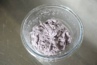 香肠泡菜奶酪黑米面包的做法步骤：2