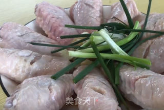 酥脆鸡翅的做法步骤：2