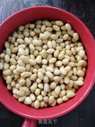 黄豆猪蹄汤的做法步骤：2