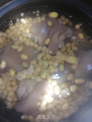 黄豆猪蹄汤的做法步骤：3