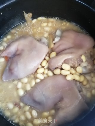 黄豆猪蹄汤的做法步骤：6