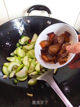五花肉炒瓠子瓜的做法步骤：8
