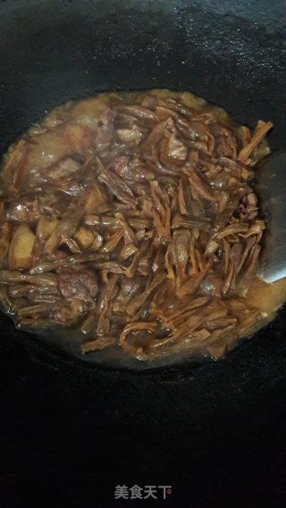 五花肉烧干豆角的做法步骤：12