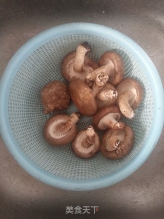香菇肉酱打卤面的做法步骤：2