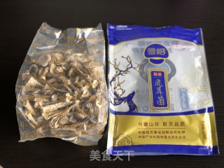 小炒鹿茸菌的做法步骤：2
