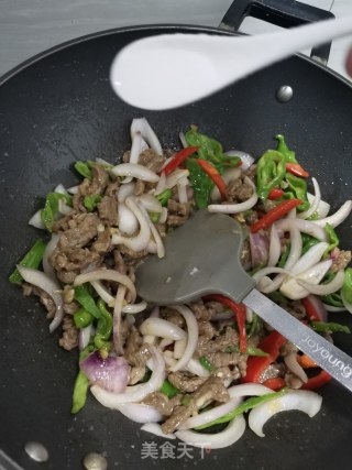 洋葱炒牛肉的做法步骤：5