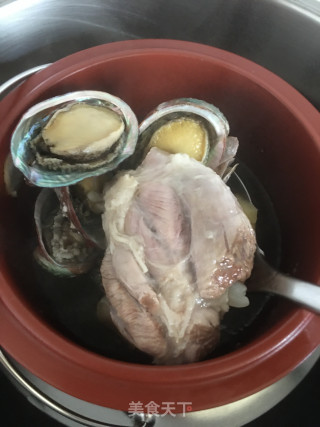 西洋参腱肉炖鲍鱼的做法步骤：7