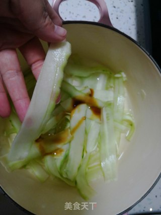牛尾黄瓜汤的做法步骤：3