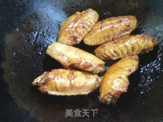 鸡翅中烧粉条的做法步骤：6