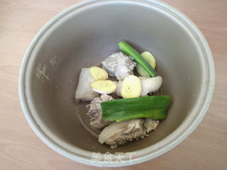 鸭腿香菇煲的做法步骤：4