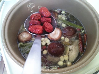 鸭腿香菇煲的做法步骤：9