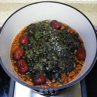鸡蛋艾叶煮娘酒的做法步骤：7