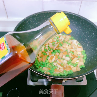 墨鱼三丁的做法步骤：5