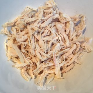 紫甘蓝拌鸡丝的做法步骤：1