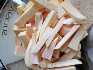 炸红薯条的做法步骤：2