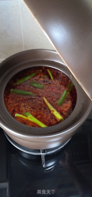 麻辣五花肉的做法步骤：1
