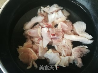 山药冬瓜虫草花鸡腿汤的做法步骤：2