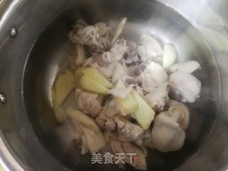 山药冬瓜虫草花鸡腿汤的做法步骤：5