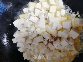西芹肉丝烧嫩豆腐的做法步骤：4