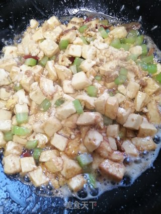 西芹肉丝烧嫩豆腐的做法步骤：7