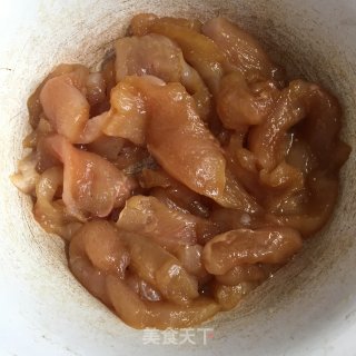 鸡胸肉炒时蔬的做法步骤：1