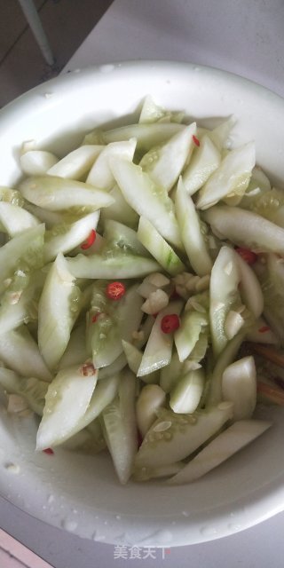 凉拌黄瓜  （两广地区的黄瓜）的做法步骤：1