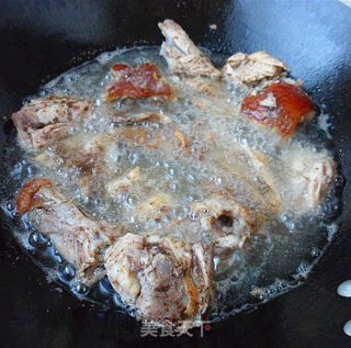 香酥椒盐鸭架的做法步骤：4