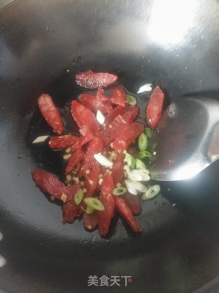 青椒炒腊肠的做法步骤：5