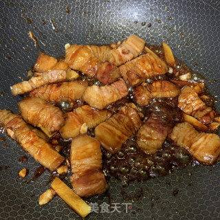 家常五花肉+酱汁炒洋葱的做法步骤：4