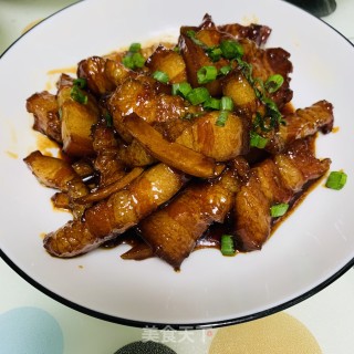 家常五花肉+酱汁炒洋葱的做法步骤：7