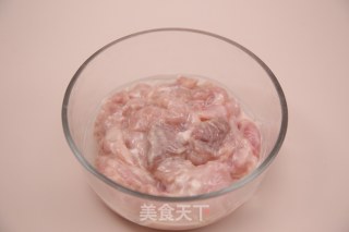 水煮肉片丨 鲜香麻辣，好吃又过瘾的做法步骤：2