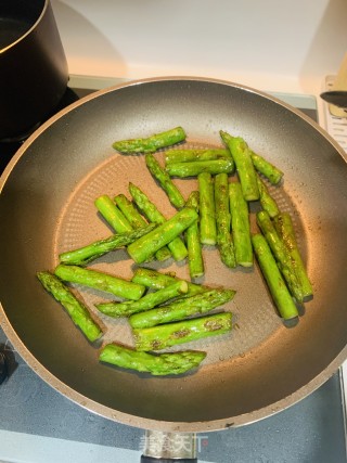 迷迭香橄榄油煎牛排的做法步骤：9