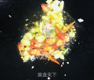 酸菜炒鸡肚的做法步骤：6