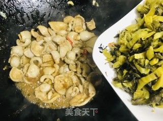 酸菜炒鸡肚的做法步骤：9
