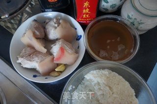妈妈的味道——酒酿炖蹄髈的做法步骤：1