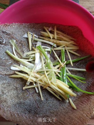 清蒸多宝鱼的做法步骤：3