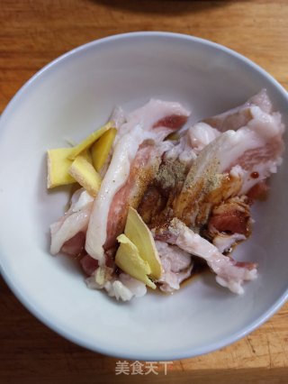 五花肉炒圆白菜的做法步骤：4