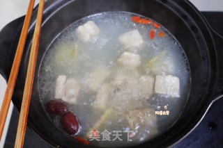 红枣枸杞炖排骨汤????清炖排骨❗️清淡好喝不上火的做法步骤：5
