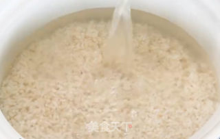 煲仔饭的做法步骤：5