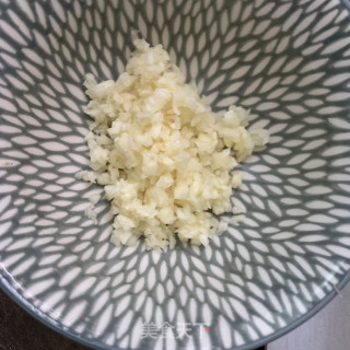 粉丝蒸鱿鱼的做法步骤：2
