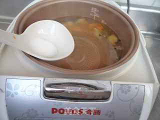 南瓜鲫鱼汤的做法步骤：7