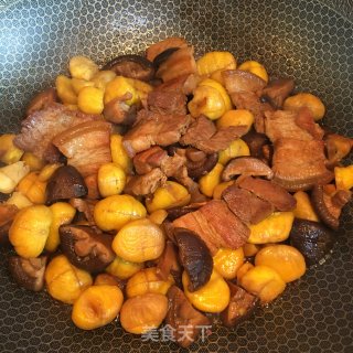 香菇板栗烧五花肉的做法步骤：8