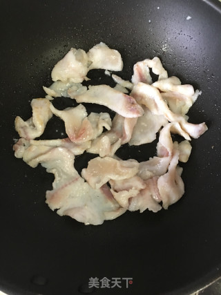 炒乌鱼片的做法步骤：6