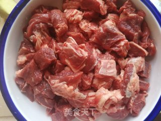 胡萝卜土豆炖牛肋条的做法步骤：1