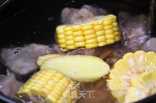 麦冬枸杞排骨汤的做法步骤：1
