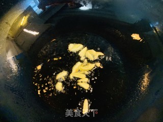 火麻仁鸡胗豆泡韭菜的做法步骤：3