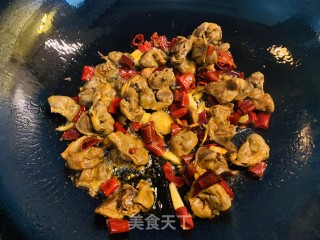 火麻仁鸡胗豆泡韭菜的做法步骤：4