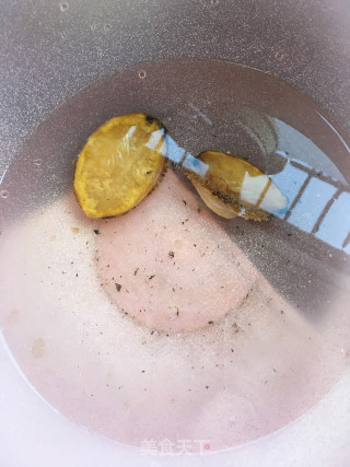 “汤羹”鲍鱼鸽肉丝瓜汤的做法步骤：8